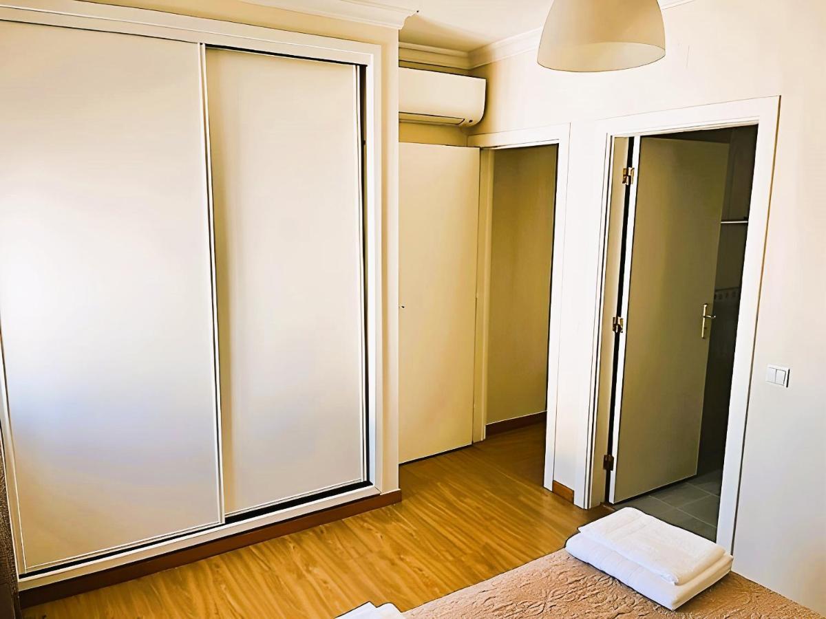 Flat 3 Bedrooms Apartment